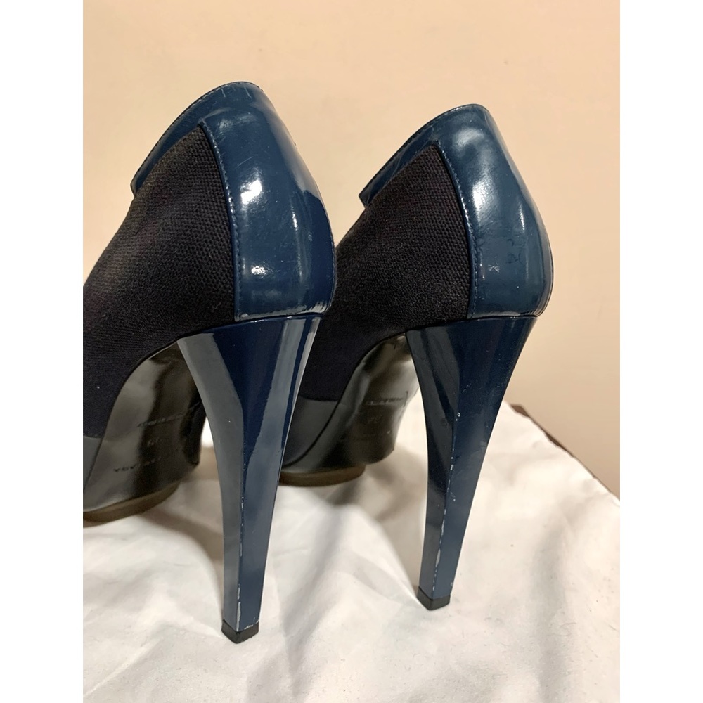 Balenciaga Navy Platform Peeptoe pumps - Picture 2 of 8